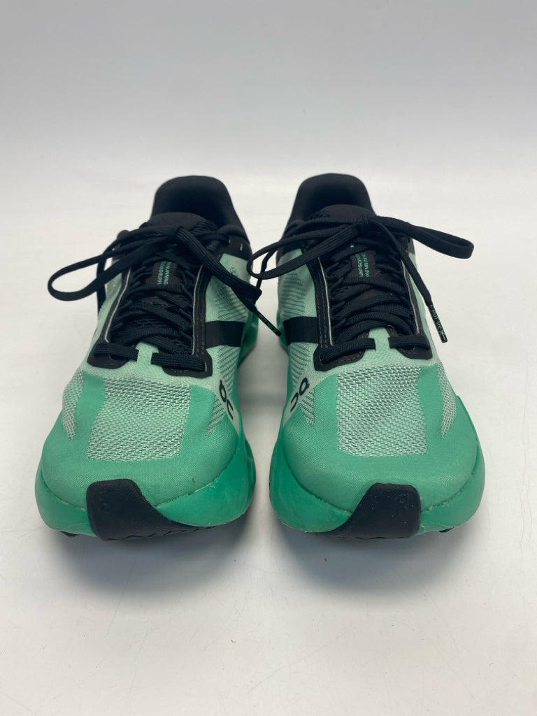 On Cloud  Size 7.5 Green Lace-up Sneakers