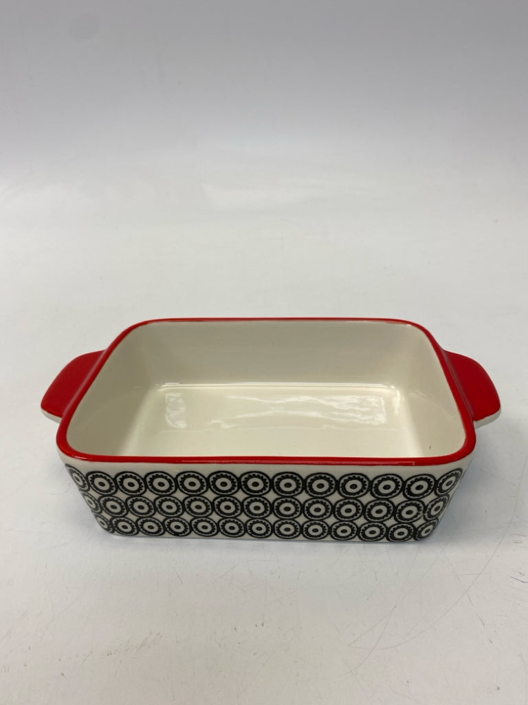 White Red/Black Circles Bakeware