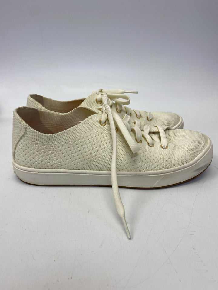 L L Bean  Size 8 Cream Lace-up Sneakers
