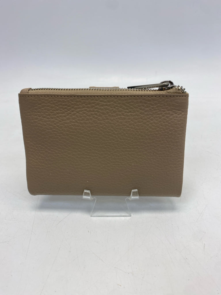 NWT ValentinA Beige Wallet