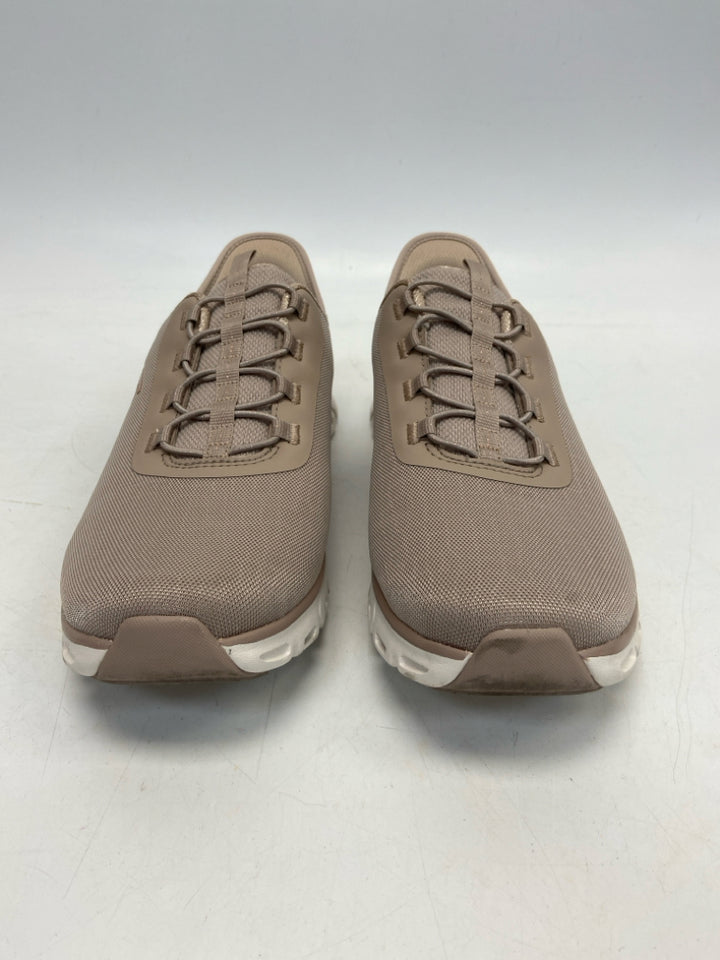 Skechers  Size 9 Cream Sneakers