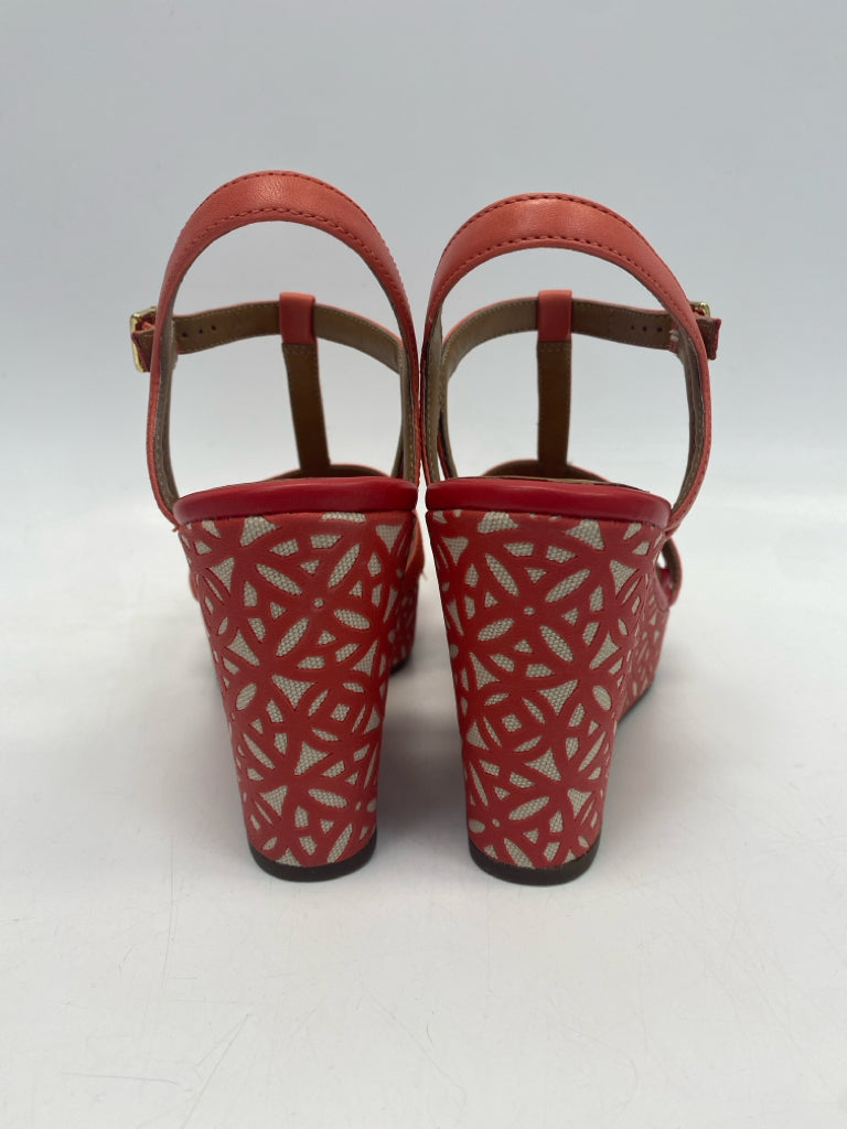 Clarks  Size 9 Coral Sandals