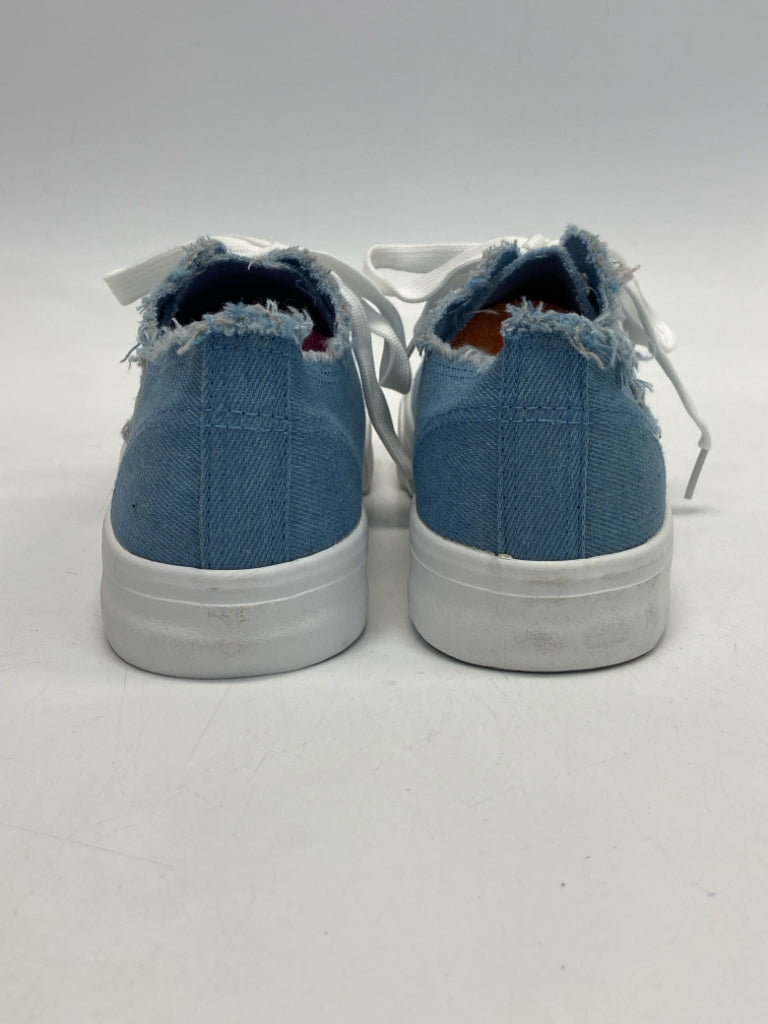 NWOT  Size 9 Blue Denim Lace-up Canvas Sneakers