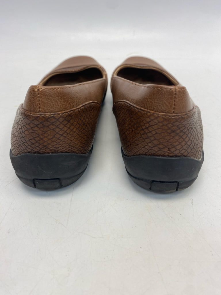 Life Stride US Size 7 Brown Flats