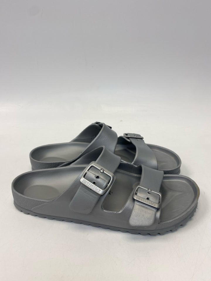 Birkenstock  Size 41 Silver Buckle(s) Sandals