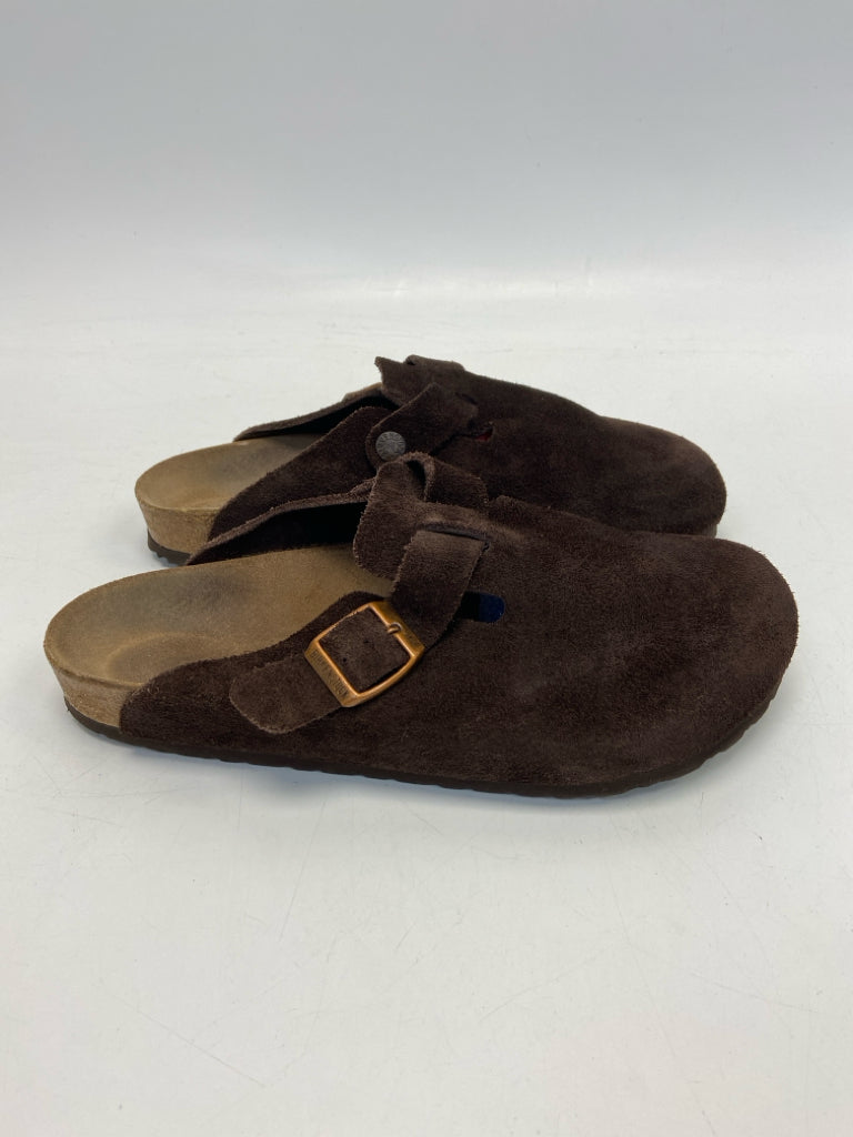 Birkenstock  Size 8 Dark Brown Buckle(s) Suede Clogs