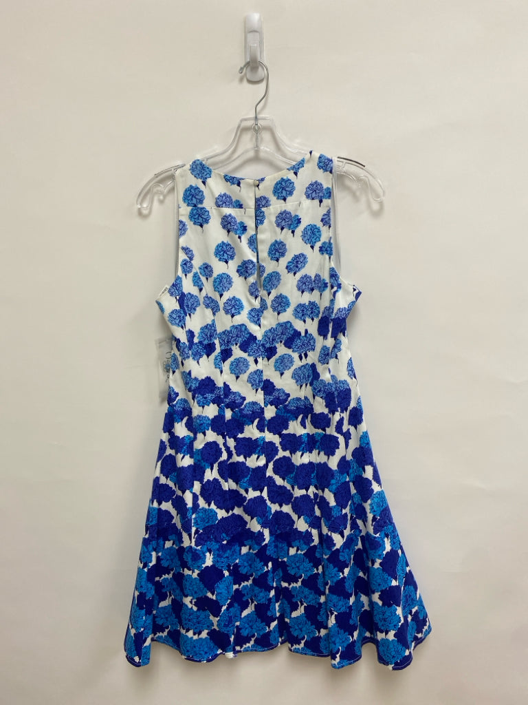 NWT MAGGY LONDON Size 8 White Blue Flowers Sleeveless Ladies Dress