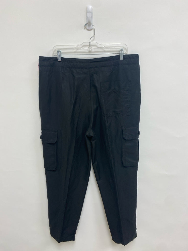 VINCE. Size L Black Ladies Pants
