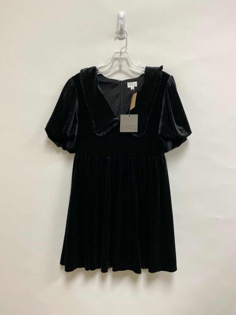 NWT LE LIS Size M Black Puff Sleeve Velour Ladies Dress