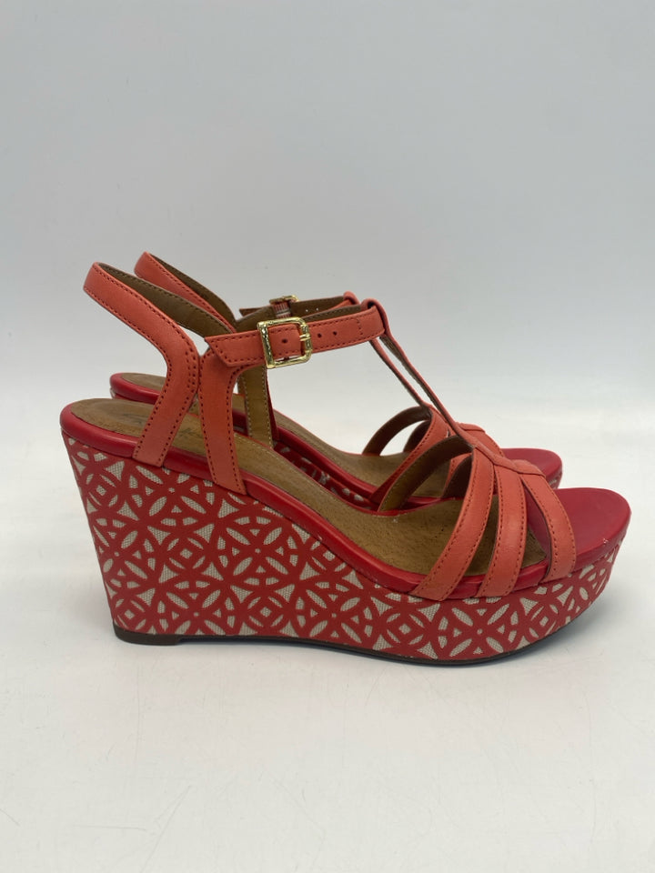 Clarks  Size 9 Coral Sandals