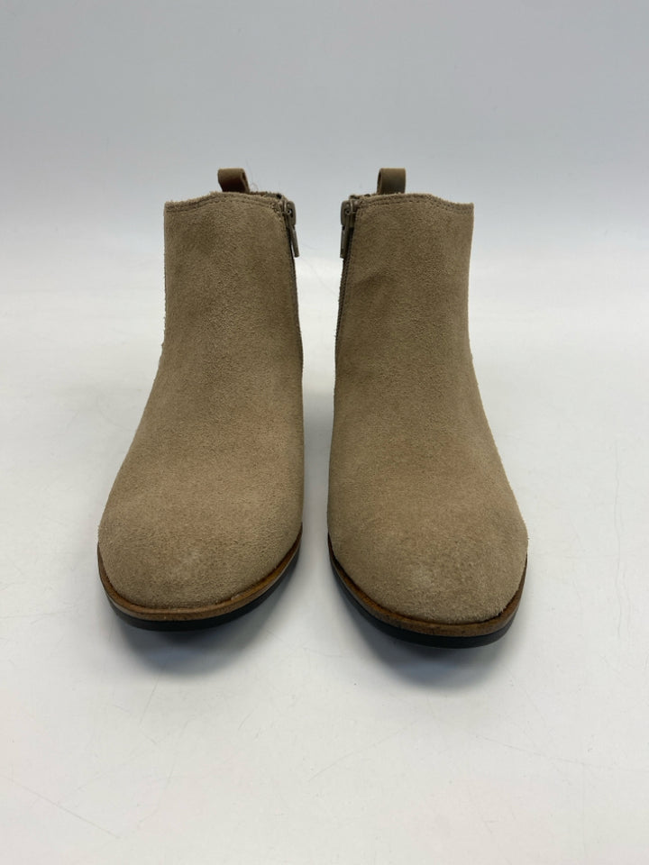 NWOT White Mountain  Size 7 Cream Side Zipper Suede Boots
