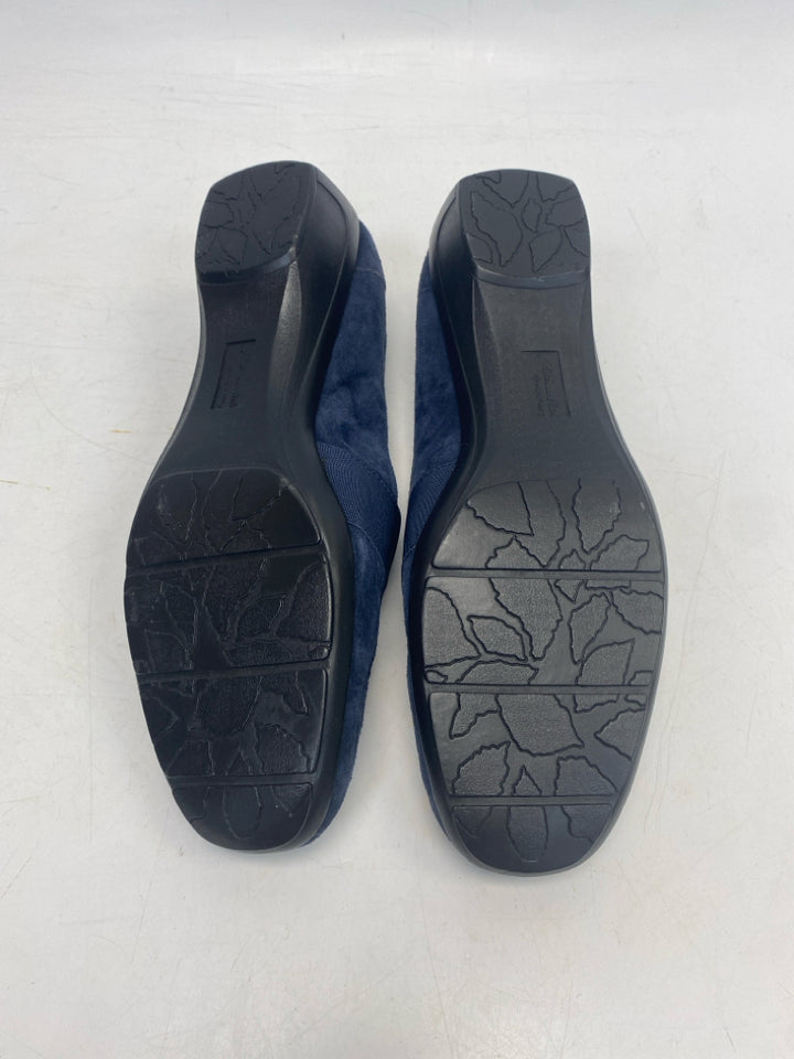 Easy Street  Size 9 WW  Navy Suede Flats **WIDE**