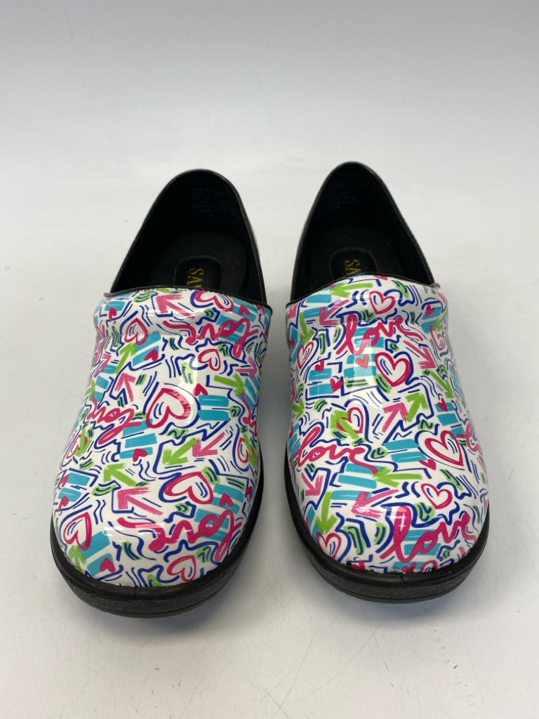 US Shoe Size 9.5 White Multi-Color Clogs
