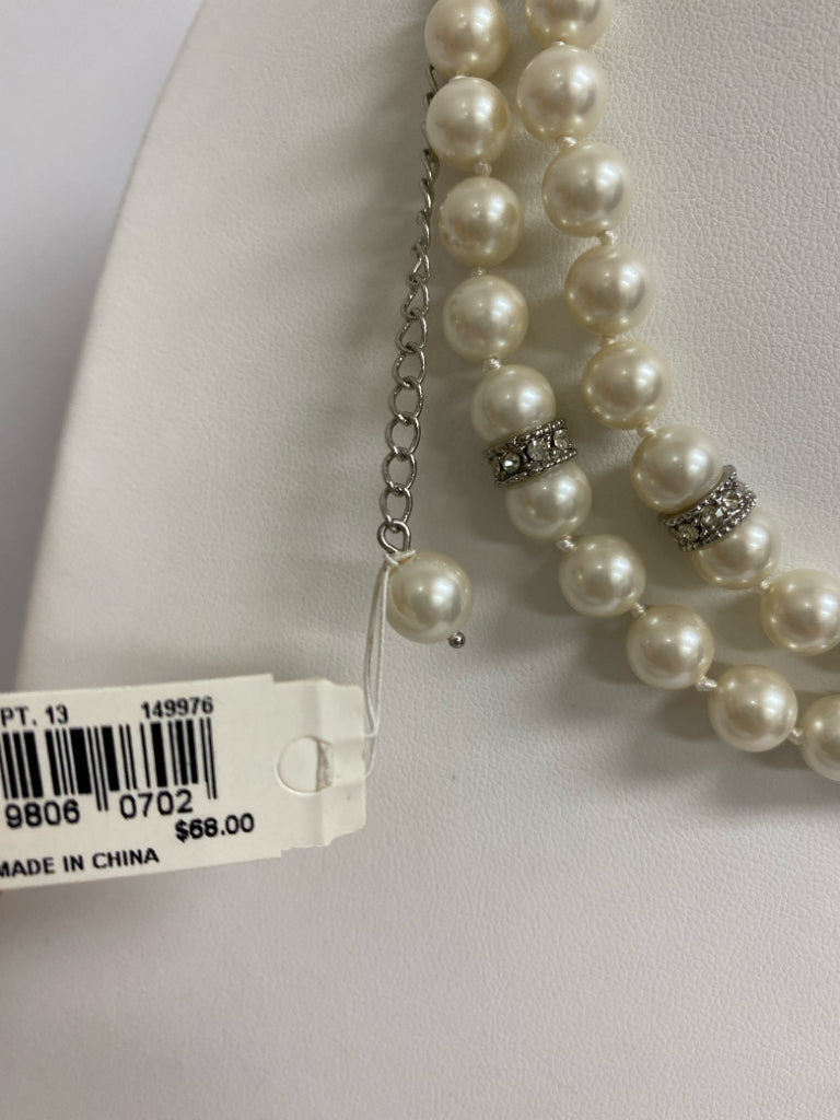 NWT Ann Taylor Pearl Color Clear Jeweled Necklace