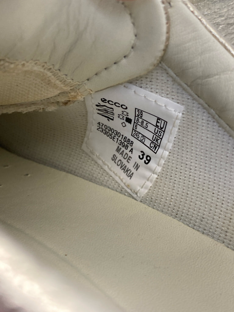 Ecco EU Shoe Size 39 US Shoe Size Gold Metallic Sneakers