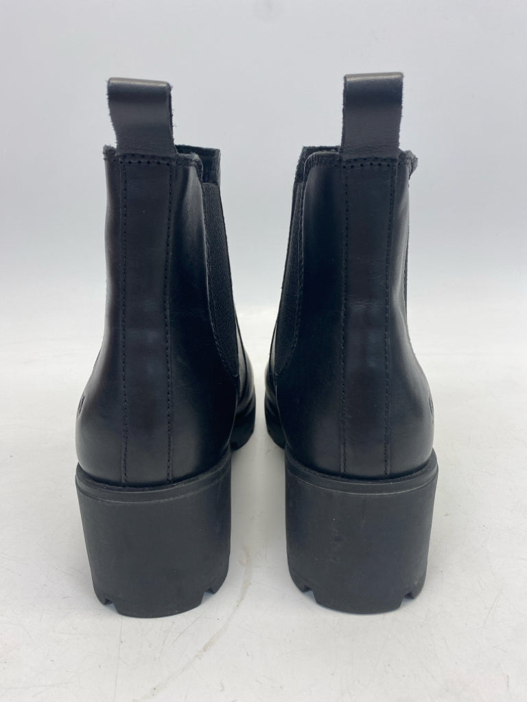 Born US Shoe Size 11 Black Boots