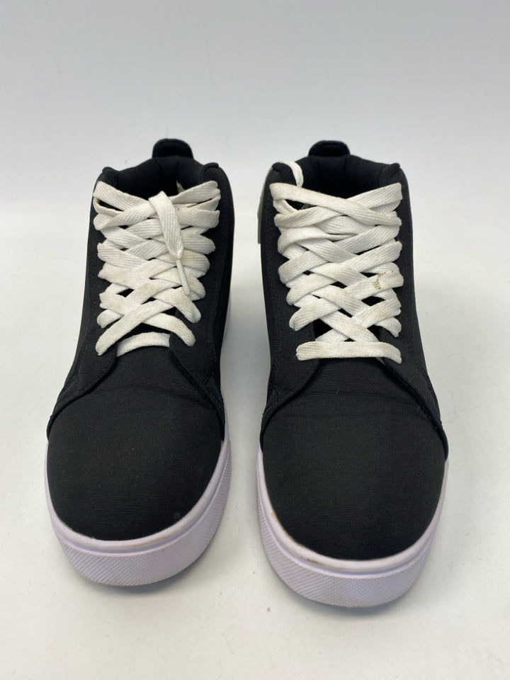 Heelys SIZE 7 Black White Lace-Up Boy&