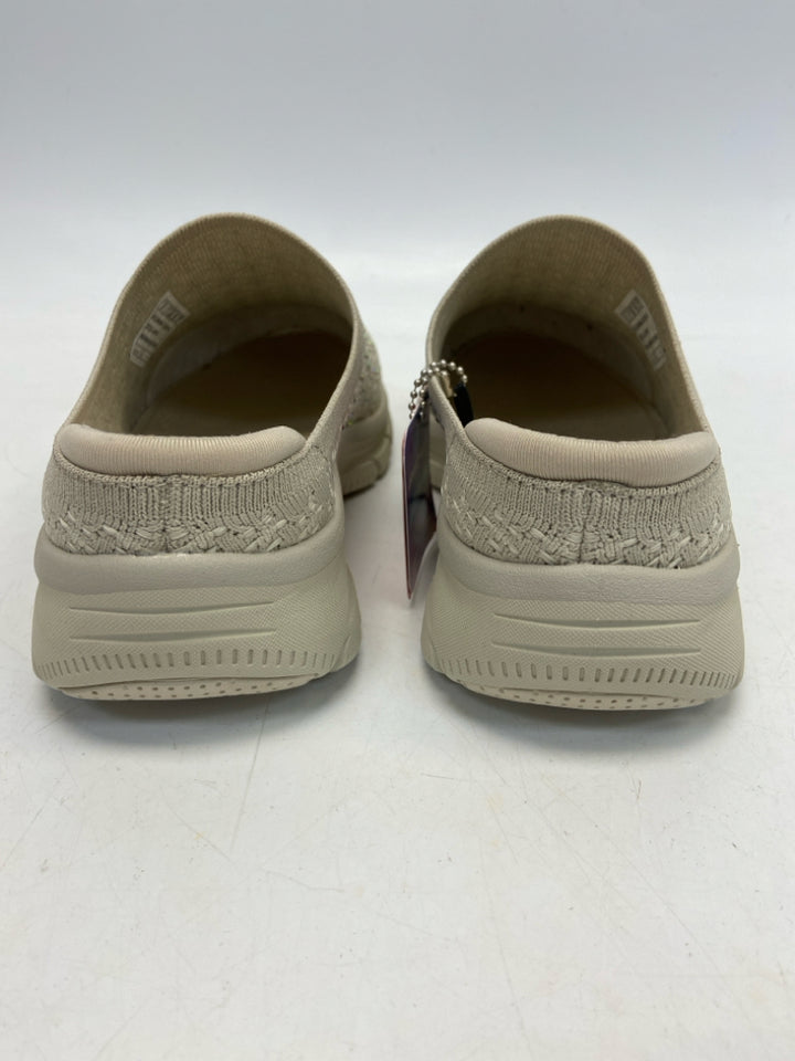 NWOT Skechers  Size 8 Cream Beaded Sneakers