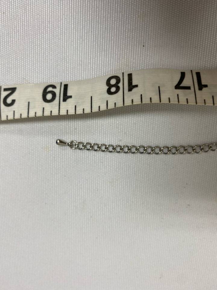 Black Gray/White Geometric Necklace
