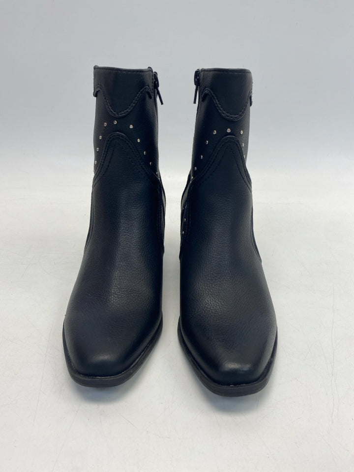 wonderly US Shoe Size 6.5 Black Silver Studded Boots