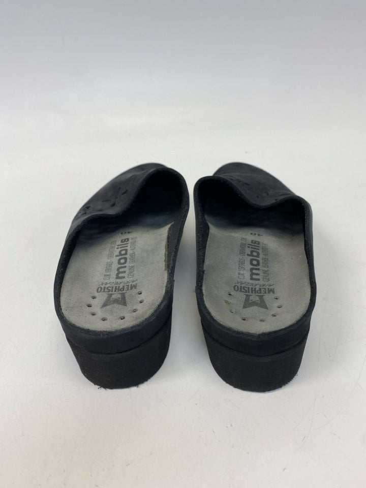 Mephisto 40 Black Perforated Clogs