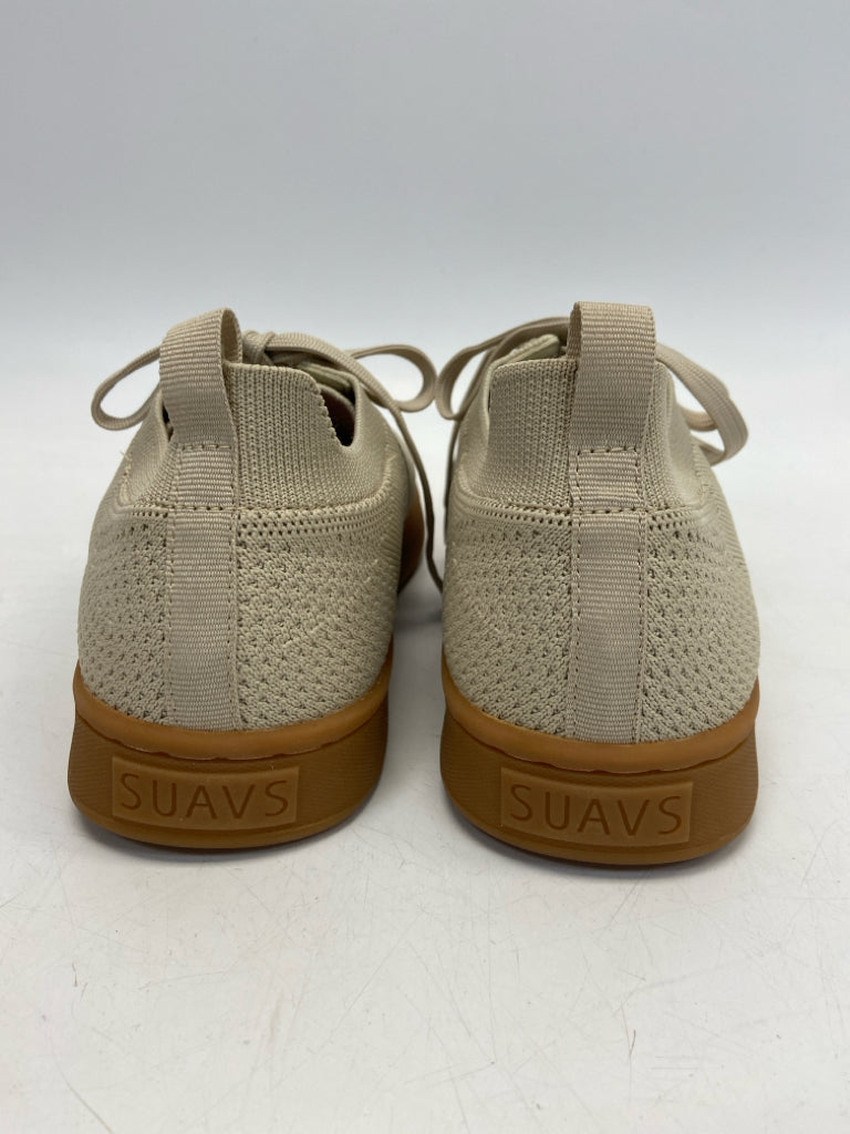 NWOT Size 10 Cream Lace-Up Fabric Men&