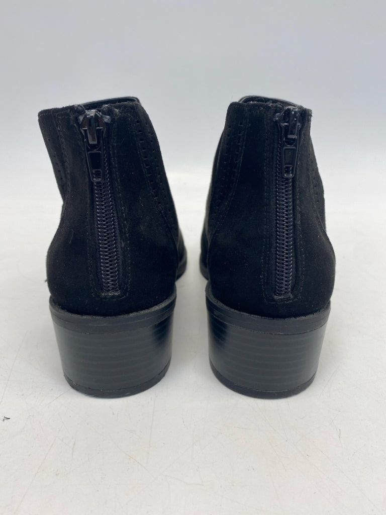 New Directions US Shoe Size 8 Black Perforated Boots