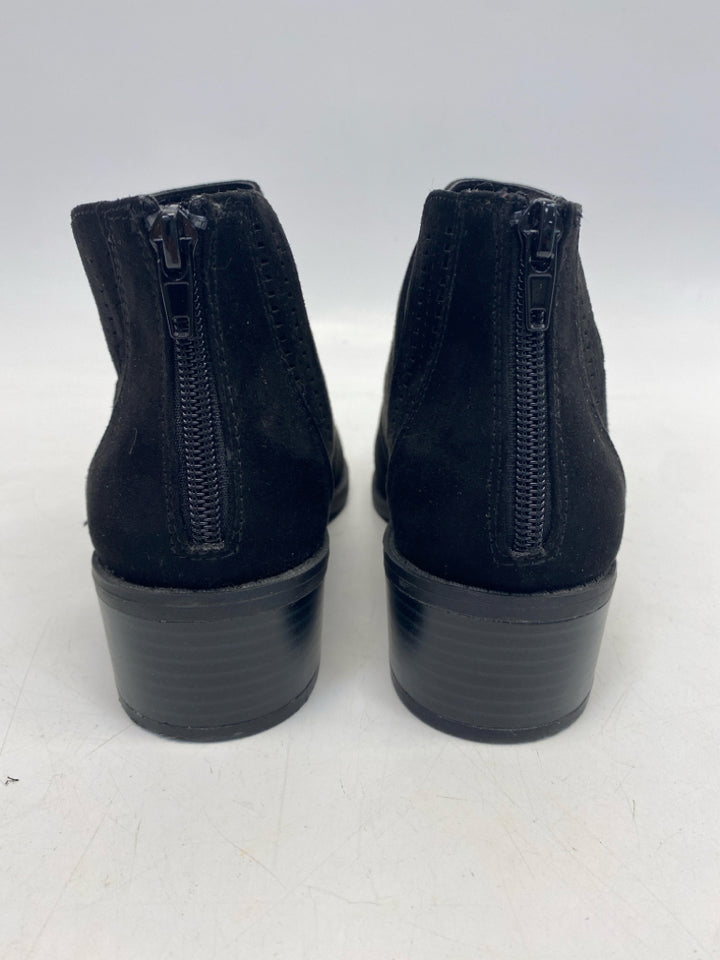 New Directions US Shoe Size 8 Black Perforated Boots