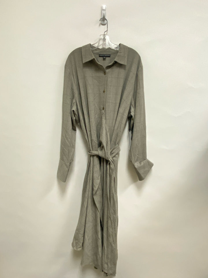NWT  SIZE  24W Beige Taupe/White Plaid Maxi Plus Size Dress