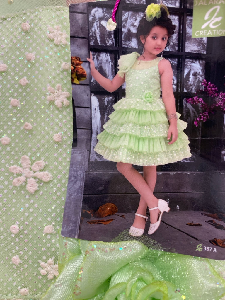 NWT SIZE 2T Green Cream Texture Sleeveless Tulle Girl&