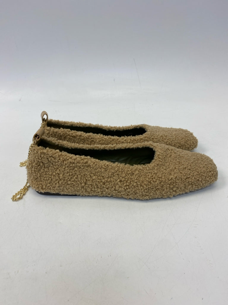 EU Shoe Size 40 Cream Flats