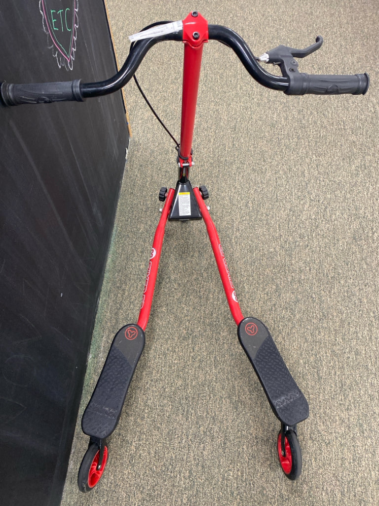Y FLICKER SELF-PROPEL SCOOTER