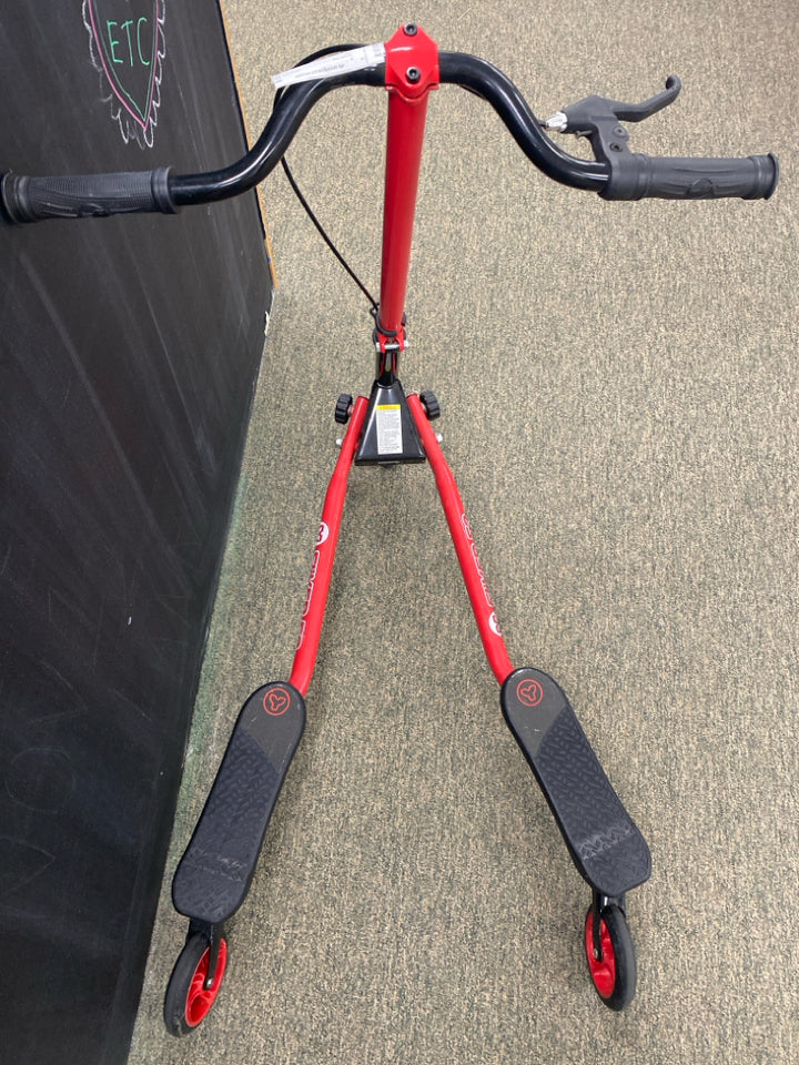 Y FLICKER SELF-PROPEL SCOOTER