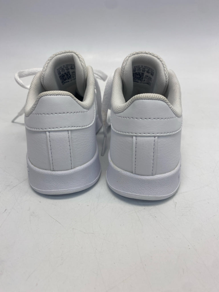 NWOT Adidas SIZE 12 White Lace-Up Girl&