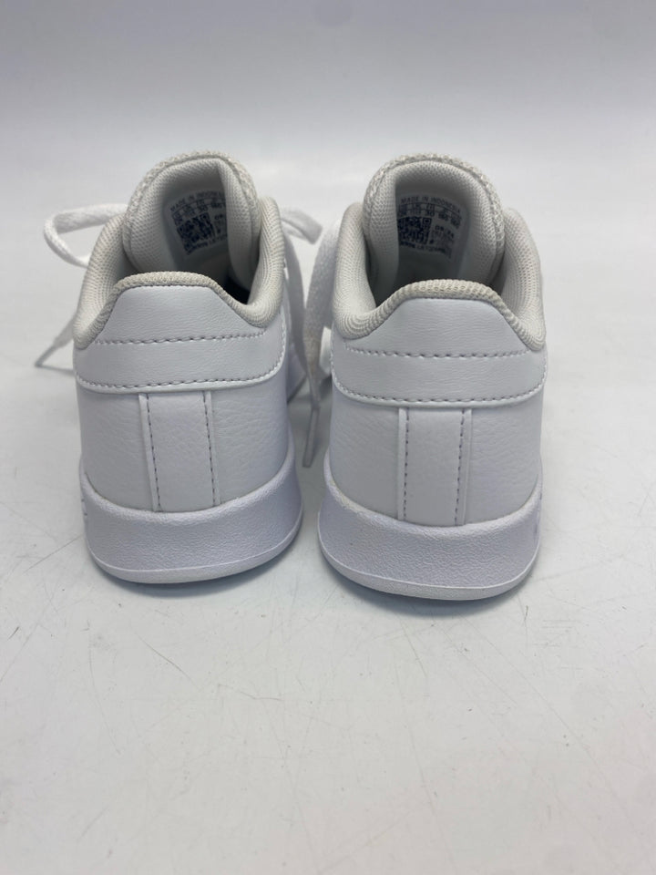 NWOT Adidas SIZE 12 White Lace-Up Girl&