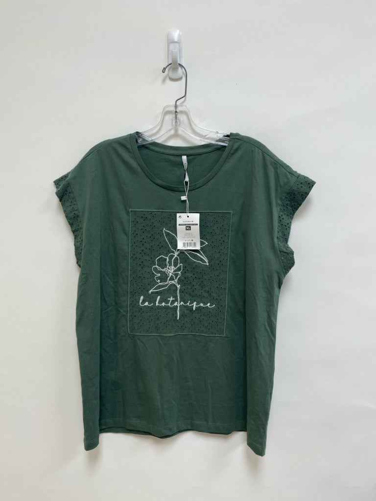 NWT Size XL Dark Green White Floral Embroidered Ladies Top