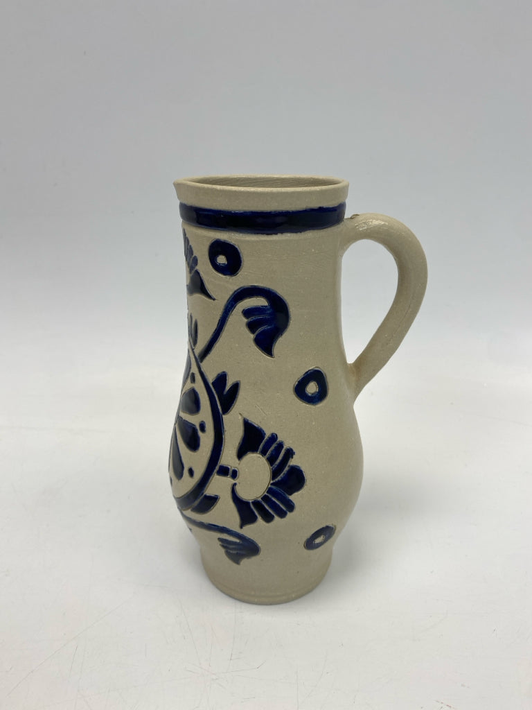 Williamsburg Cream Blue Flowers Pottery Pottery