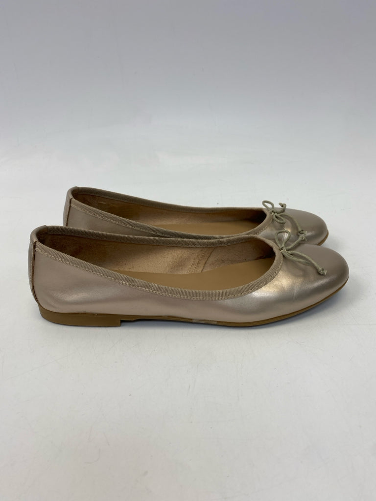 Size 40 Gold Bow(s) Metallic Flats