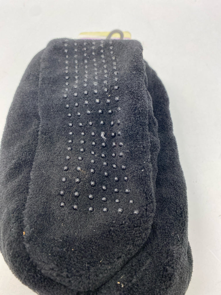 NWT US Size S Black Slippers