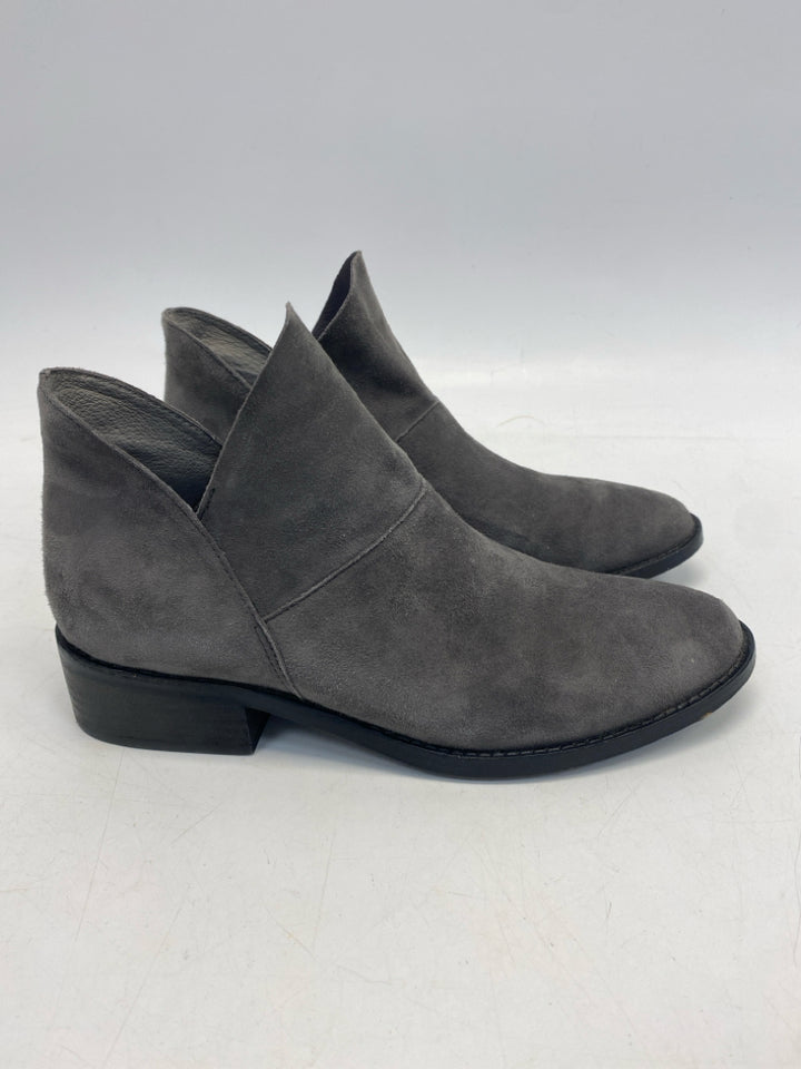 Eileen Fisher US Shoe Size 8 Dark Gray Suede Boots
