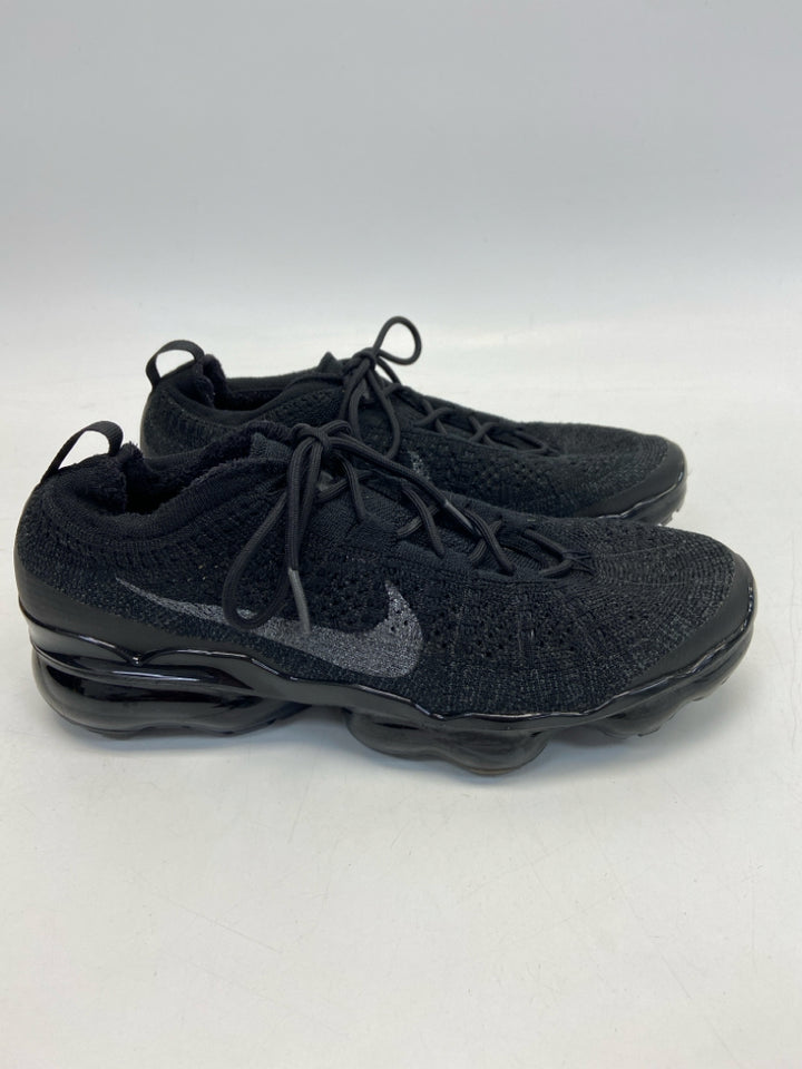 Nike US Shoe Size 10 Black Lace-up Sneakers