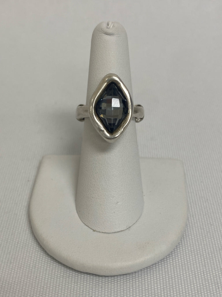UNO de 50 Silver Black Jeweled Ring
