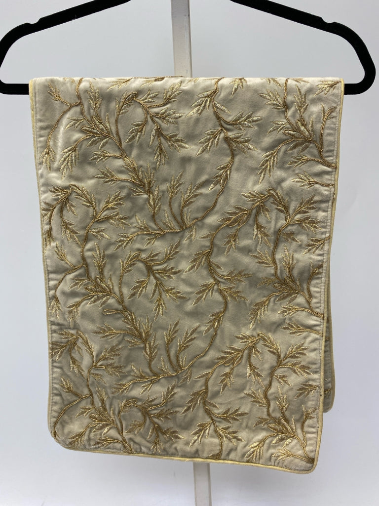 Cream Gold Vine Table Runner