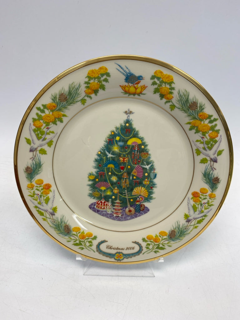 Lenox Cream Green/Multi Christmas Decorative Plate