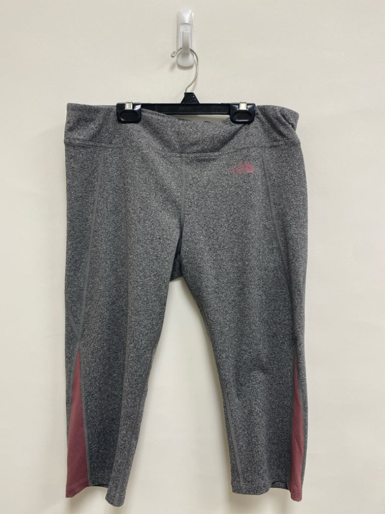 North Face Size XL Gray Heather Cropped Athletic Leggings