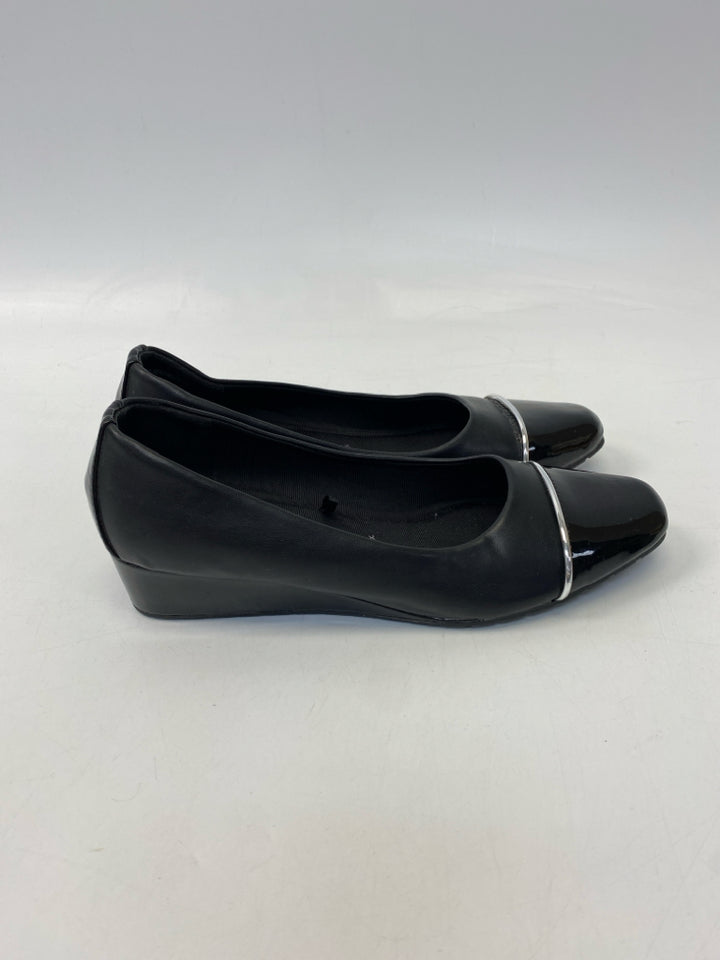 Anne Klein  Size 8 Black Wedge