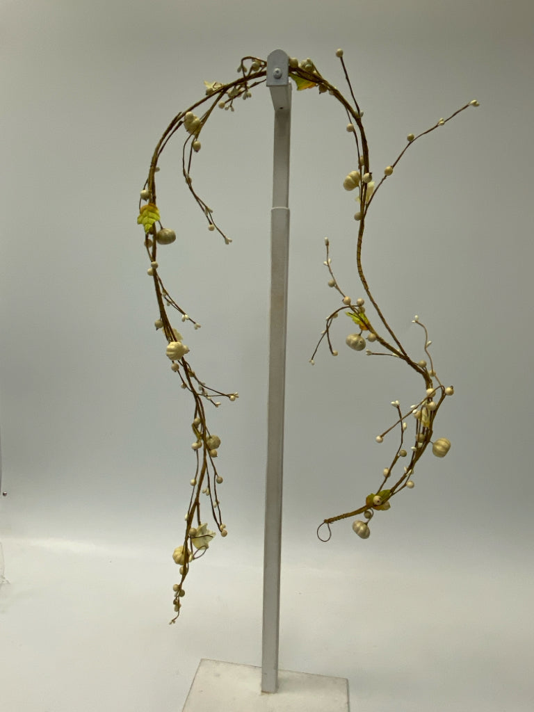 Cream Grapevine Fall