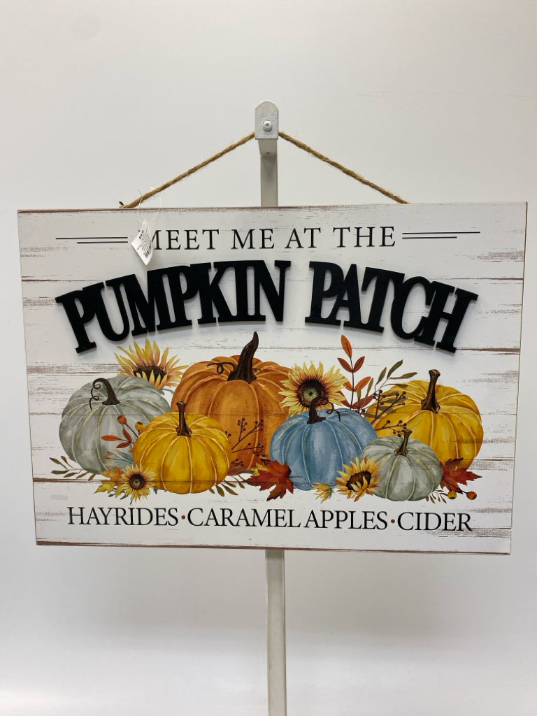 NWT White Blue/Orange Pumpkin Fall