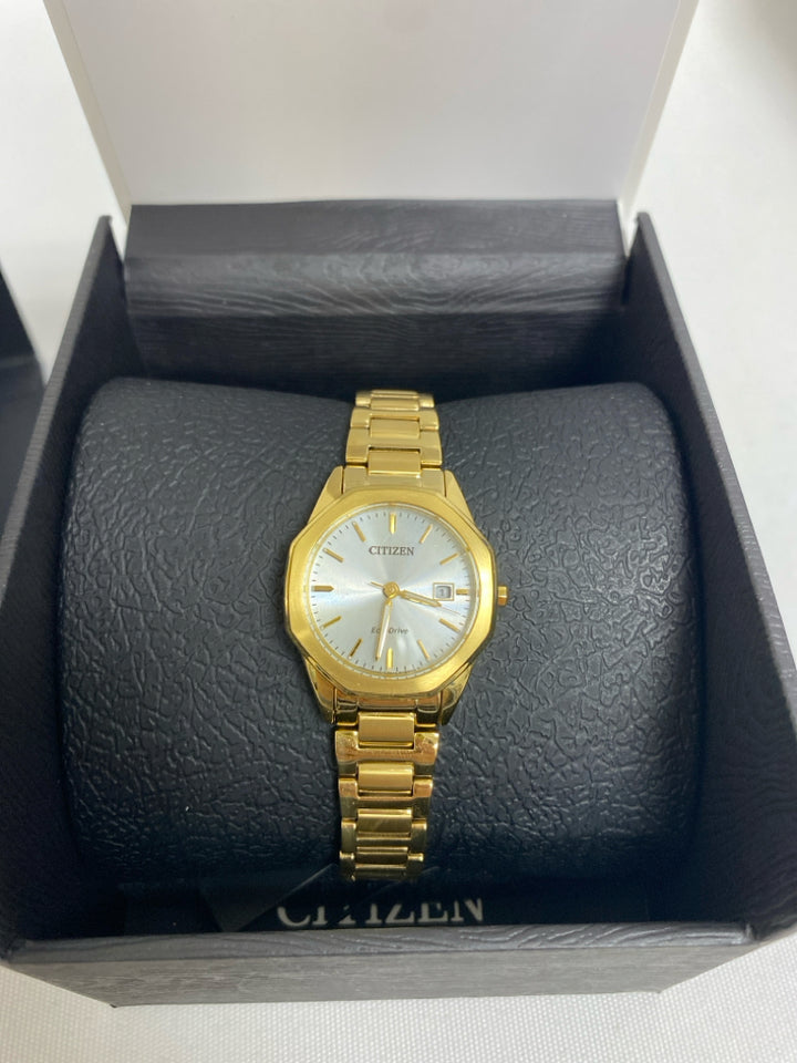 NEW/BOX Gold Color Link Ladies Wristwatch
