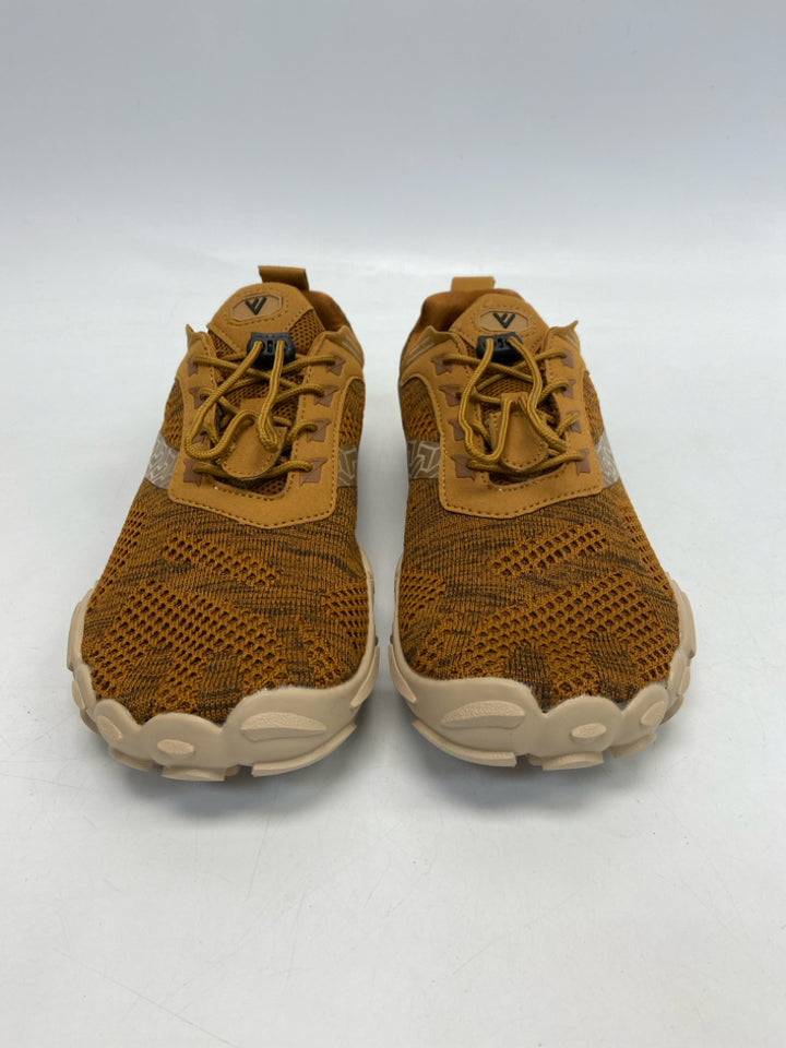 NWOT Size 42 Brown Knit Men&